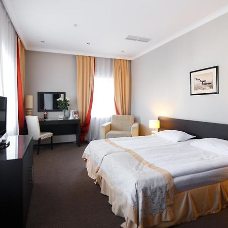Optima Kropyvnytskyi Hotel エクステリア 写真