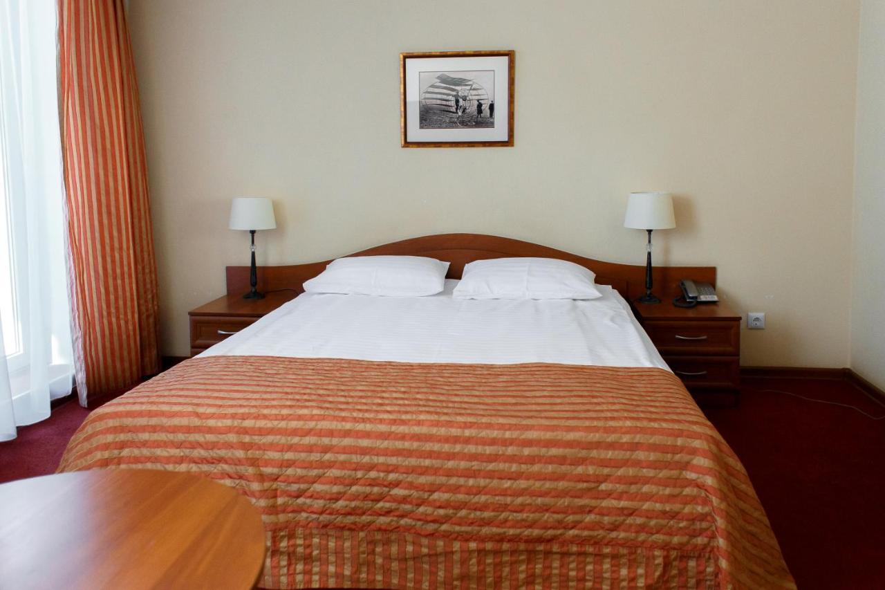 Optima Kropyvnytskyi Hotel エクステリア 写真