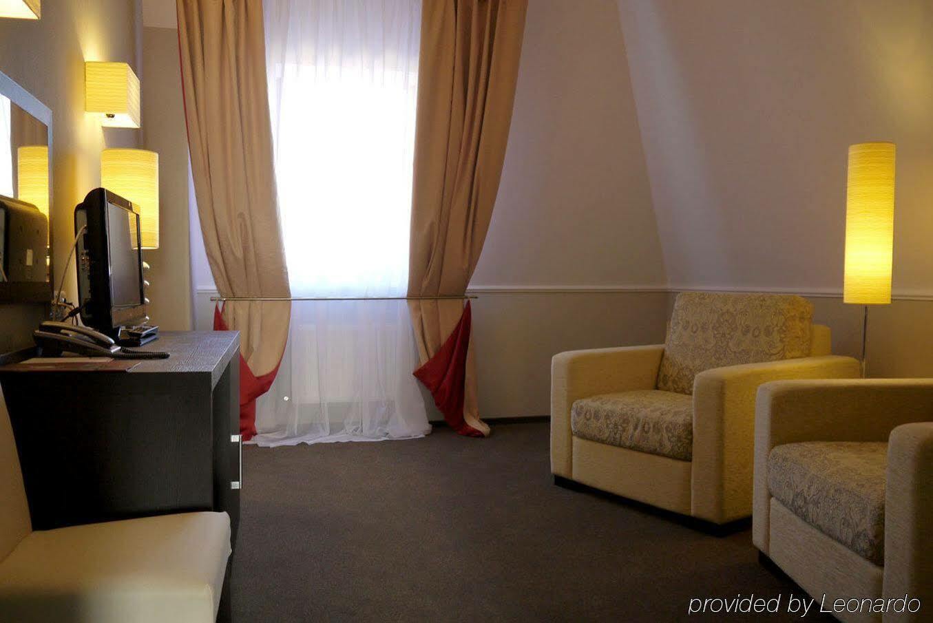 Optima Kropyvnytskyi Hotel エクステリア 写真